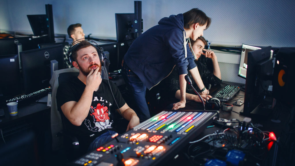 Игра студия фото