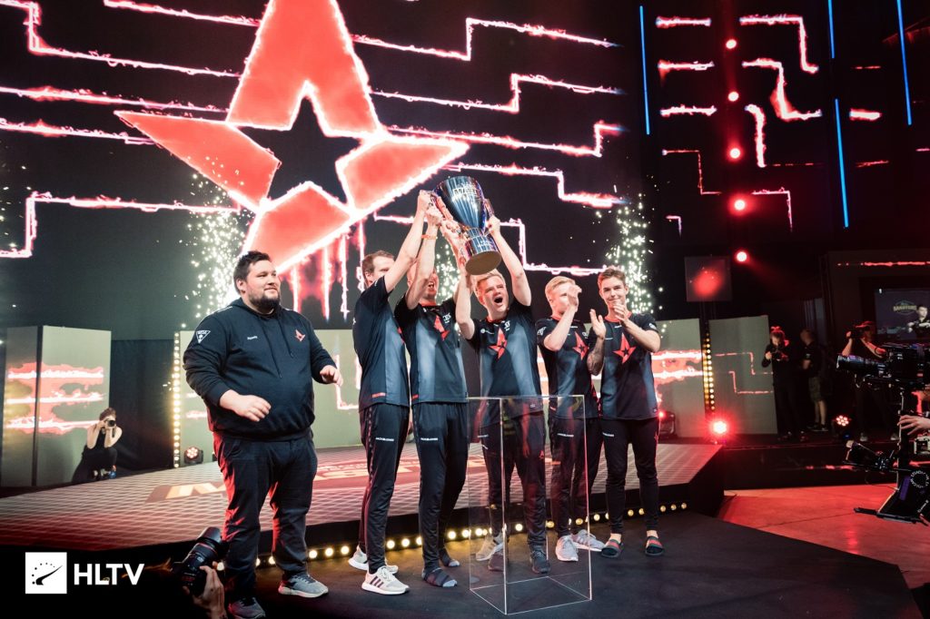 Состав Astralis стал лидером по числу дней без замен