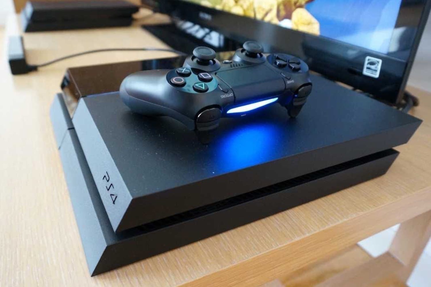 Сколько весит playstation 4